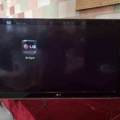 #1132 â€¢ 42" LG Television