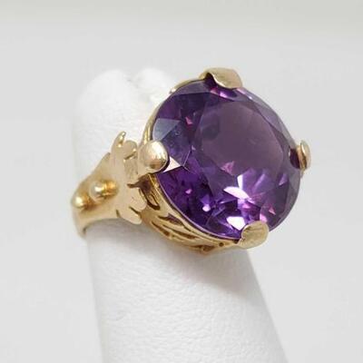 282	

14k Gold Ring With Large Semi Precious Stone, 6.1g
Weighs Approx 6.1g. Size 1.