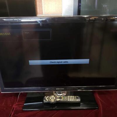 #1122 â€¢ 32" Samsung Television