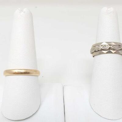 264	

14k Gold Band With Diamond And 14k Gold Band, 8g
Weighs Approx 8g. Sizes 9.5-5.5