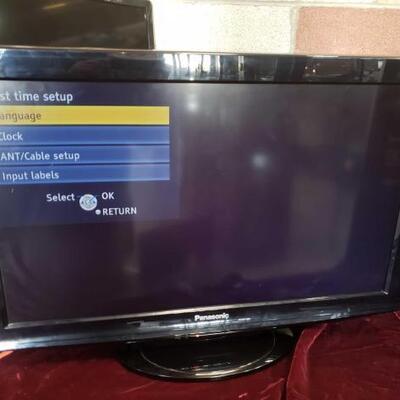 Lot 1118: 32" Panasonic Television
