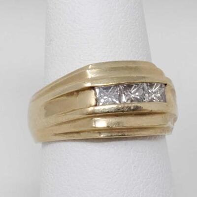 255	

14k Gold Ring With Diamonds, 7.5g
Weighs Approx 7.5g. Size 7. Diamond Size Approx .19.