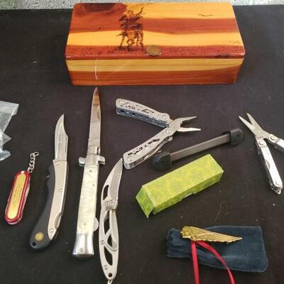 
#984 â€¢ Pocket Knives and Wooden Box with 1899 Indian Head Penny