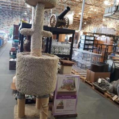#4160 â€¢ Tall Cat tree, Cat Napper, and Scratching Post