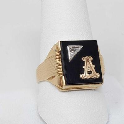 #354 • 10k Gold Ring With Diamond And 