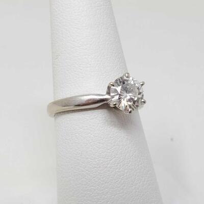 252	

14k White Gold Solitaire 1ct Diamond Ring, 3.6g
Size 7. Weighs Approx 3.6g. Stone Size Approx 1ct.