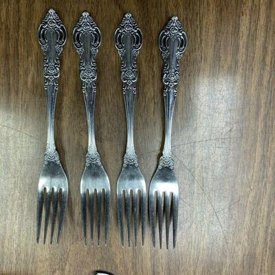 https://www.ebay.com/itm/124607103326	TR9506 Oneida Northland Stainless Steel Baton Rouge - 4 Dinner Forks		Auction
