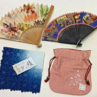 https://www.ebay.com/itm/115387214632	LB1048 LOT OF ASIAN ITEMS, 2 FANS, PURSE AND HANDKERCHIEF 		Auction 	 Starts 05/20/2022 After 6 PM 
