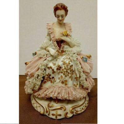 https://www.ebay.com/itm/115379244314	JK3003 VINTAGE 7 INCH GERMAN Porclain SITTING LADY FIGURINE		BIN	 $449.99 
