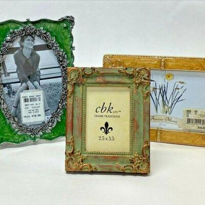 https://www.ebay.com/itm/125319175525	LB1049 LOT OF 3 ORNATE QUALITY PICTURE FRAMES, 2.5X3.5, AND 2 6X4 		Auction 	 Starts 05/20/2022...