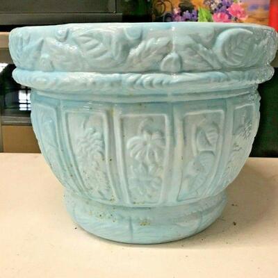 https://www.ebay.com/itm/115384641422	OL7033 Foliage Decorated Light Blue Planter Pot LOCAL PICKUP		BIN	 $19.99 
