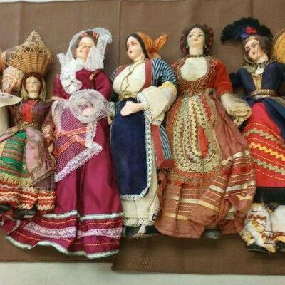 https://www.ebay.com/itm/125307515957	LB3047 LOT OF 9 VINTAGE GREEK DOLLS		Auction
