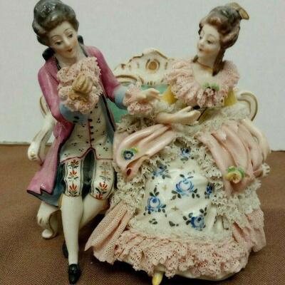 https://www.ebay.com/itm/115379237445	JK3006 VINTAGE  4.75 INCH GERMAN Porcelain GENTLEMAN & LADY ON COUCH FIGURINE		BIN	 $299.99 

