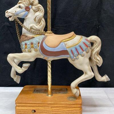 https://www.ebay.com/itm/115384641400	LB1012 COLLECTIBLE AMERICAN CAROUSEL TOBIN FRALEY 5TH ED MUSIC BOX HORSE, WORKS		BIN	 $99.99 
