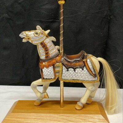 https://www.ebay.com/itm/115384641399	LB1013 COLLECTIBLE NEW ORLEANS CITYPARK CAROUSEL KNIGHT HORSE 7TH ED 1996 FIGURE		BIN	 $99.99 
