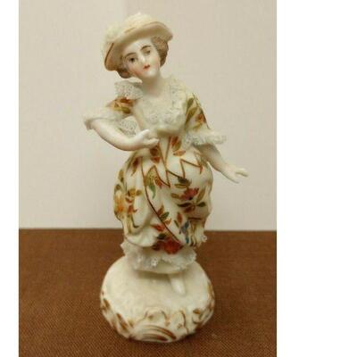 https://www.ebay.com/itm/125288513088	JK3023 VINTAGE 3.75 INCH GERMAN LADY WITH HAT FIGURINE Sitzendorf porcelain		BIN	 $94.99 
