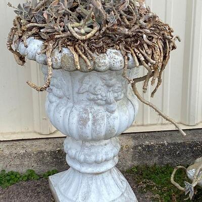 https://www.ebay.com/itm/124605099926	TR9500 Cement Flower Pot / Urn Vase XL Local Pickup		BUY-IT-NOW	 $145.00 
