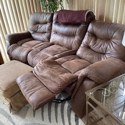 thomasville reclining couch 