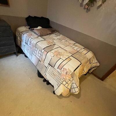 twin mattress/box/frame 