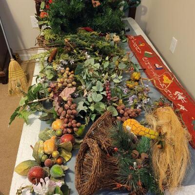 Assortment of Artificial wreaths & Christmas decor, greenery and more.

https://ctbids.com/#!/description/share/768241 