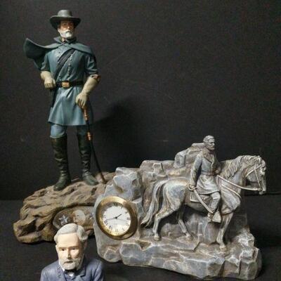 Limited Edition Leading the Charge series "General Robert E. Lee" figure measures 12" high. (No. A0657). Comes with a Lee...