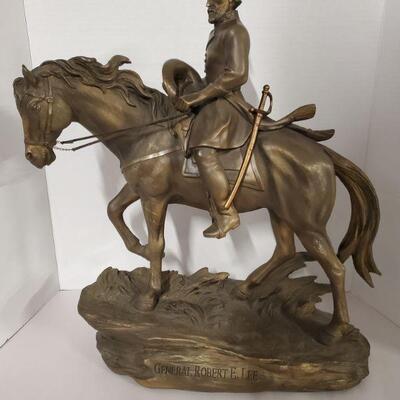Large bronzed masterpiece sculpture of Robert E. Lee by Bradford Exchange. Bradford Exchange description says it is a 