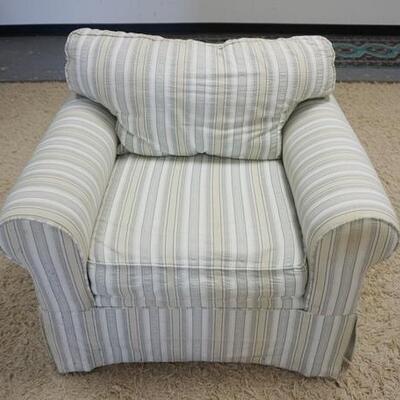 1085	CRAFTMASTER UPHOLSTERED ARM CHAIR, 38 IN WIDE
