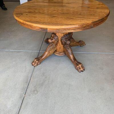 Table w/ Lion Legs Round extends to Oval 64
