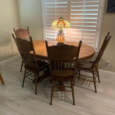 Dining Table Set w/ Lion Legs