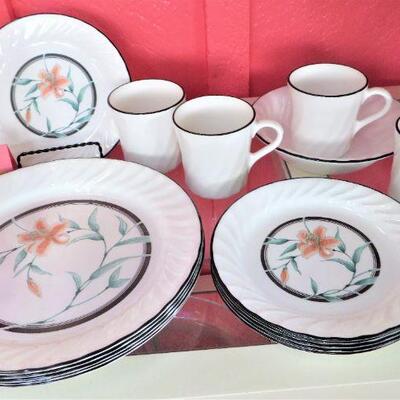 Vintage Tiger Lily Corelle plates