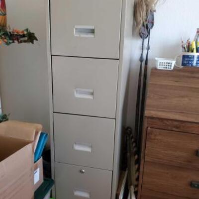 4022	

File Cabinet
Measures Approx 15