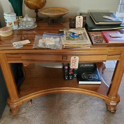 #1000 â€¢ Large End Table measures approx 43.5