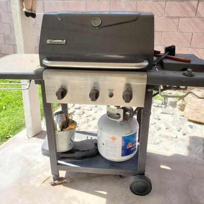 10000	

Kenmore Propane Barbeque With Cover
Kenmore Propane Barbeque With Cover