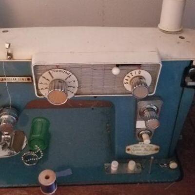 Vintage sewing  machine made by Modern Home, still working like new