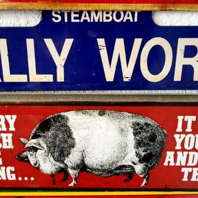 Steamboat Wally World Sign