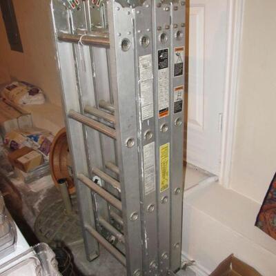 Very nice adjustable ladder