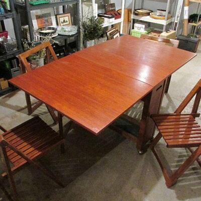 Collapsible dining table & chairs