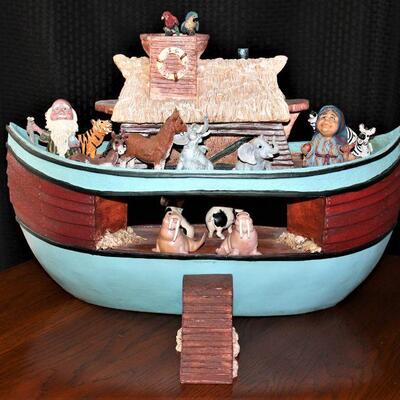 A wonderful Noah's Ark hand crafted set.