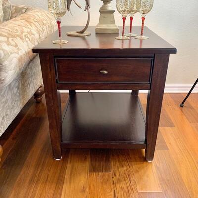 End Table measures 24