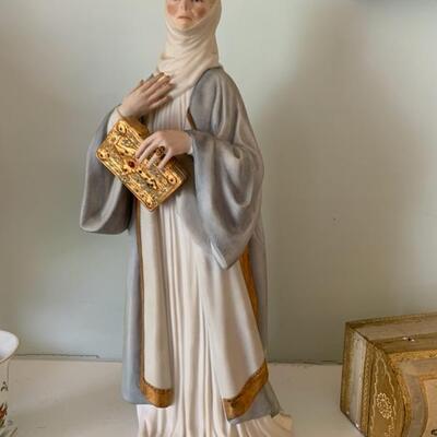 Porcelain figurine of Eleanor of Aquitaine