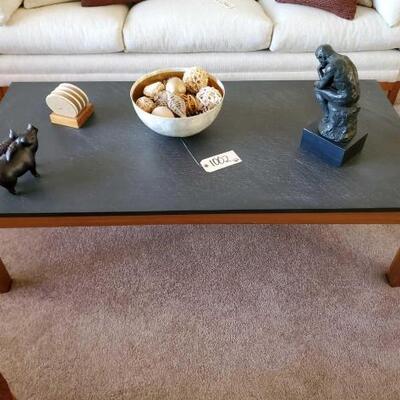 1002	

Coffee Table With Matching End Table And Decor
Tables Measure Approx 26.5