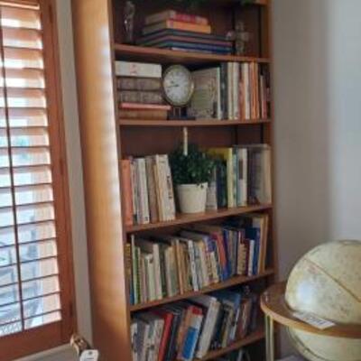 1010	

Bookshelf with Books
Measures Approx 84