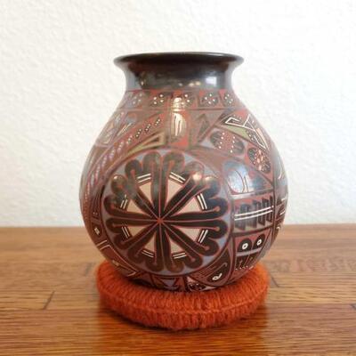 1024	

Native American Pottery Naty Ortega & Cesar Nunez
Measures Approx 3.5