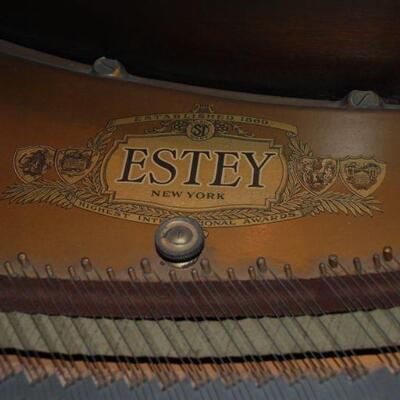 1927 ESTEY (New York) baby grand piano with Welte Mignon electric piano roll player. Approx. 80 piano music rolls available. 