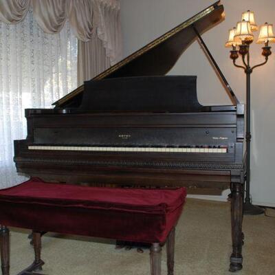 1927 ESTEY (New York) baby grand piano with Welte Mignon electric piano roll player. Approx. 80 piano music rolls available. 