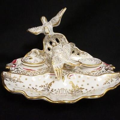 1085	PORCELAIN INKWELL & TRAY W/2 BIRDS, GOLD DECORATION & ACCENTS, 10 1/2 IN WIDE X 6 3/4 IN HIGH
