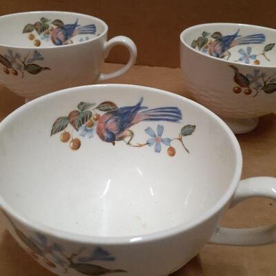 https://www.ebay.com/itm/124684248545	KG8068 (2) Wedgwood Londonderry of Etruria Coffee Cups Local Pickup		Buy-It-Now	 $20.00 
