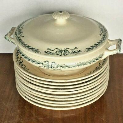 https://www.ebay.com/itm/114769468139	CC0029 DINNER PLATES AND SOUP TUREEN 		Buy-It-Now	 $20.00 
