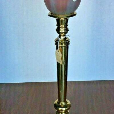 https://www.ebay.com/itm/114764865361	KG0062 TAMP LAMP WITH FLOWER GLASS SHADE AND BRASS BASE		Buy-It-Now	29.99
