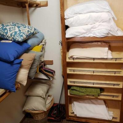 1402	

Pillows, Hangers, Blankets, And More
Pillows, Hangers, Blankets, And More